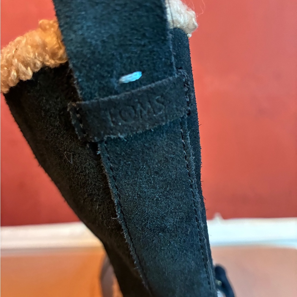 TOMS Makenna Women's Black & Tan Leather Shearling Water Resistant Boots, Size 6 - Picture 11 of 12